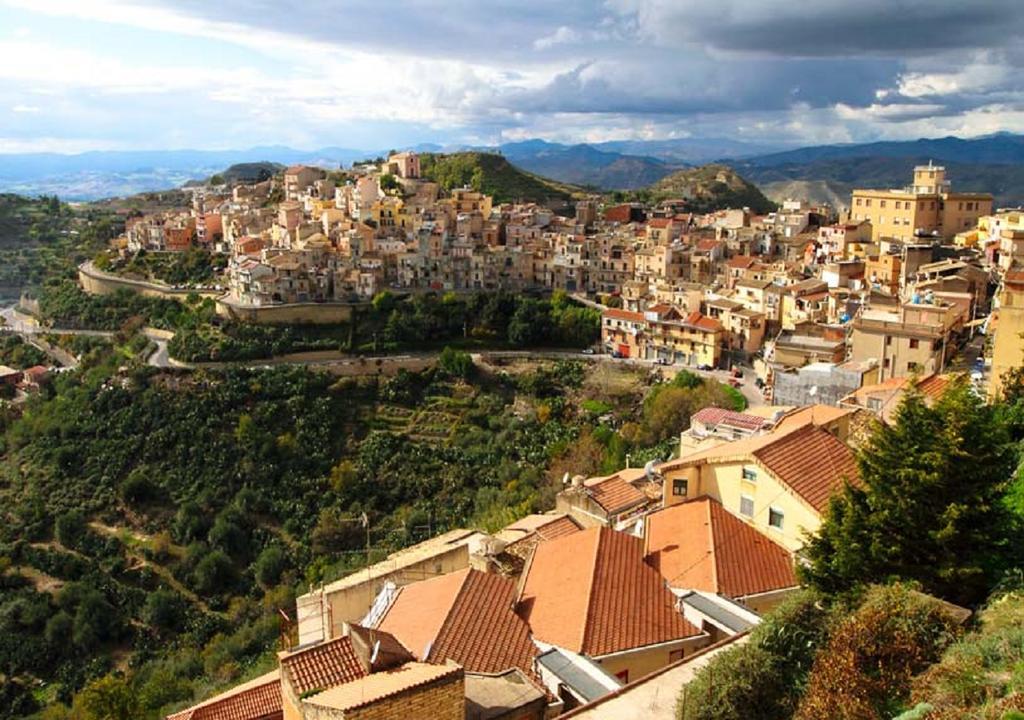 Vecchia Dimora Resort Centuripe Экстерьер фото